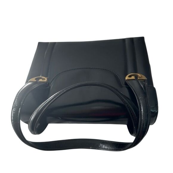 Gucci Elegant Black Shoulder Bag with Gold Details - Picture 4 of 15